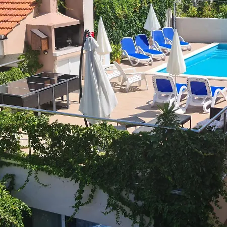 Natali - Heating Pool Appartement *