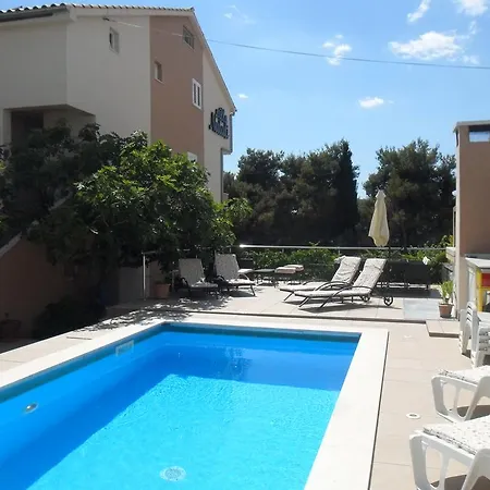 Lägenhet Natali - Heating Pool Trogir