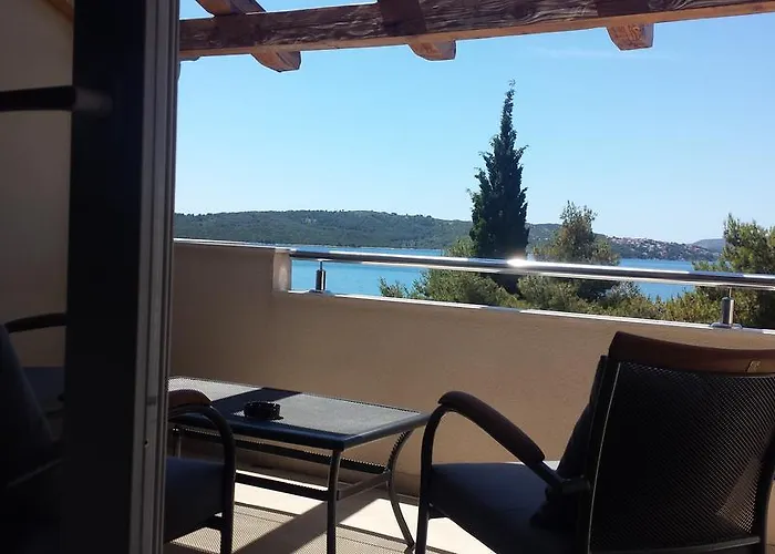 Natali - Heating Pool Apartmán Trogir