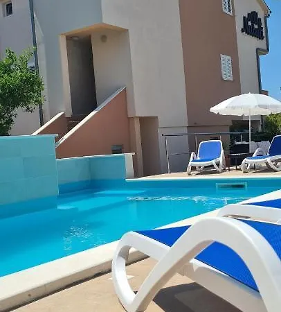 Natali - Heating Pool Trogir