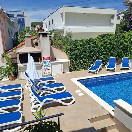 Natali - Heating Pool Apartment *