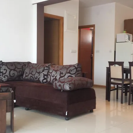 Natali - Heating Pool Apartmán *