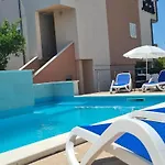 Natali - Heating Pool Trogir