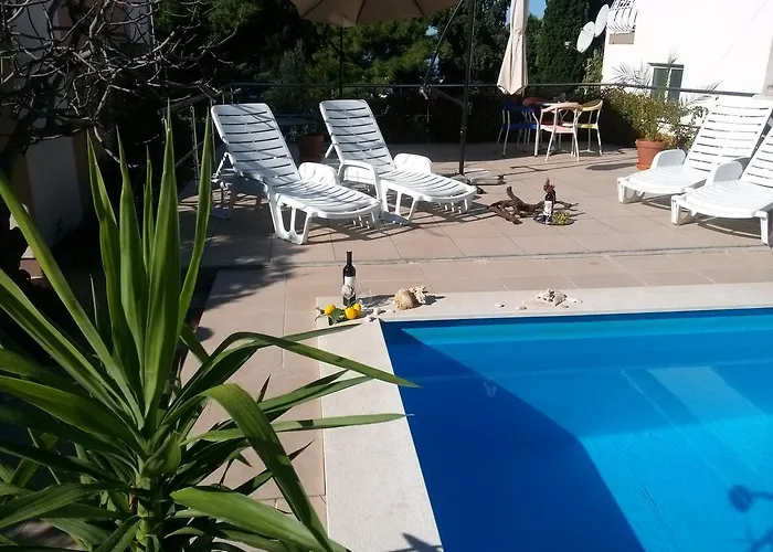 Natali - Heating Pool 特罗吉尔