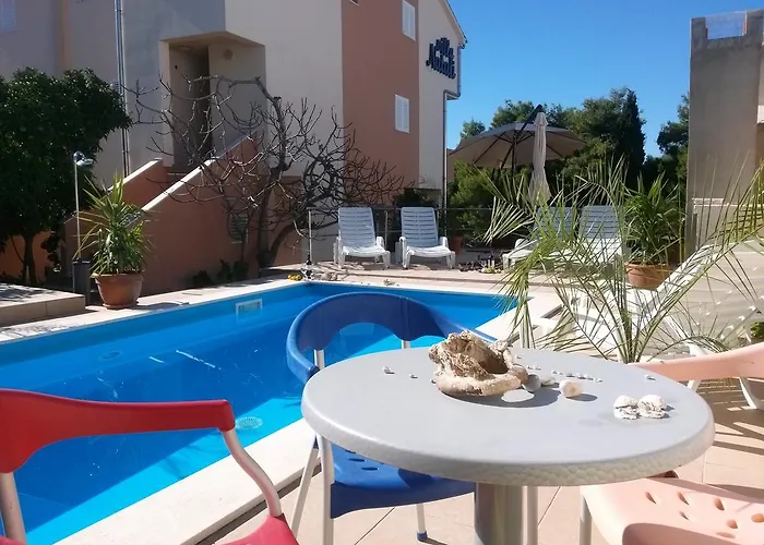 公寓 Natali - Heating Pool 特罗吉尔