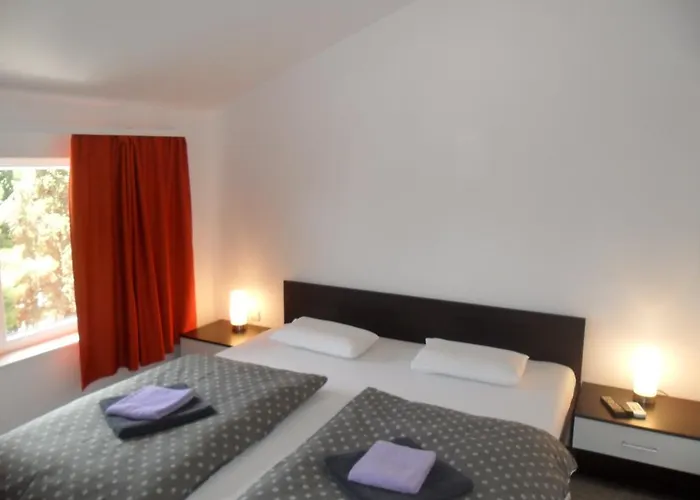 Natali - Heating Pool * 特罗吉尔