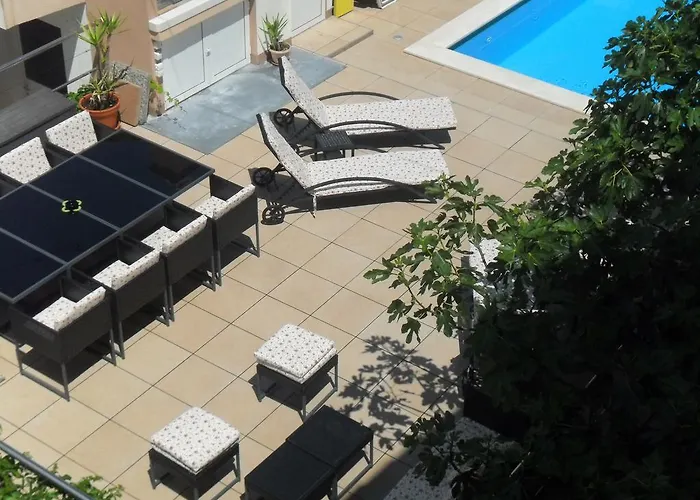 Natali - Heating Pool 公寓 *