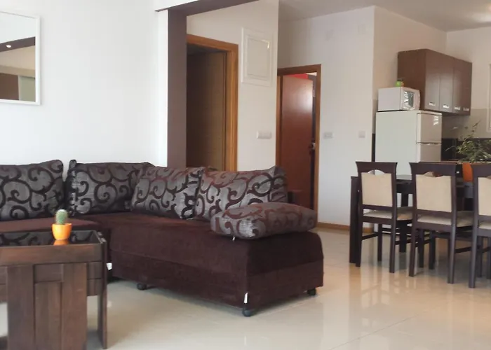 Natali - Heating Pool 公寓 *